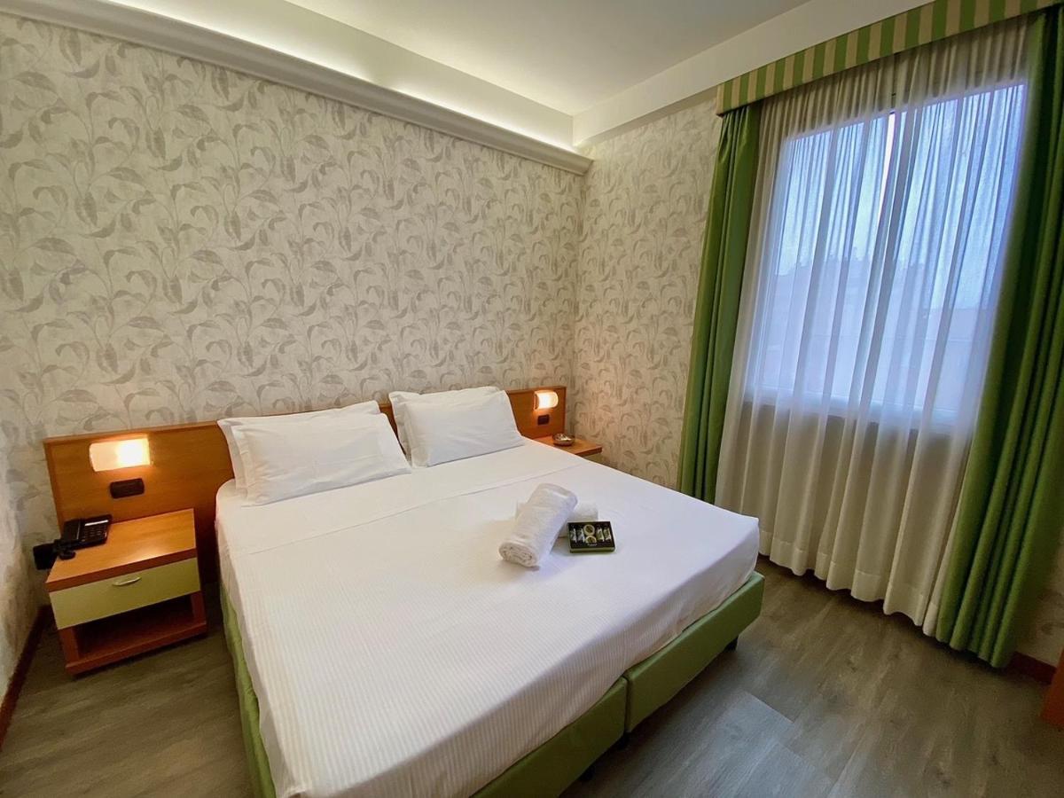 Embassy Hotel 3*