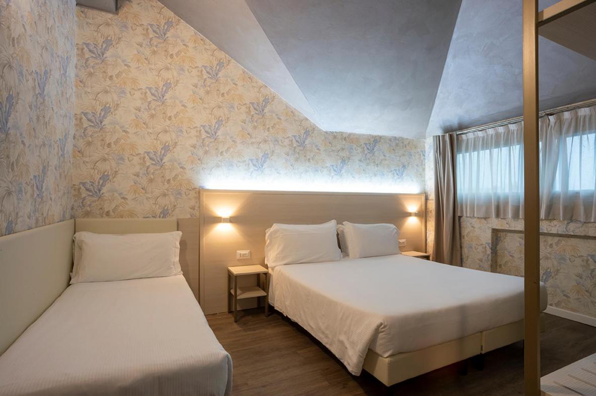 Hotel Embassy 3*