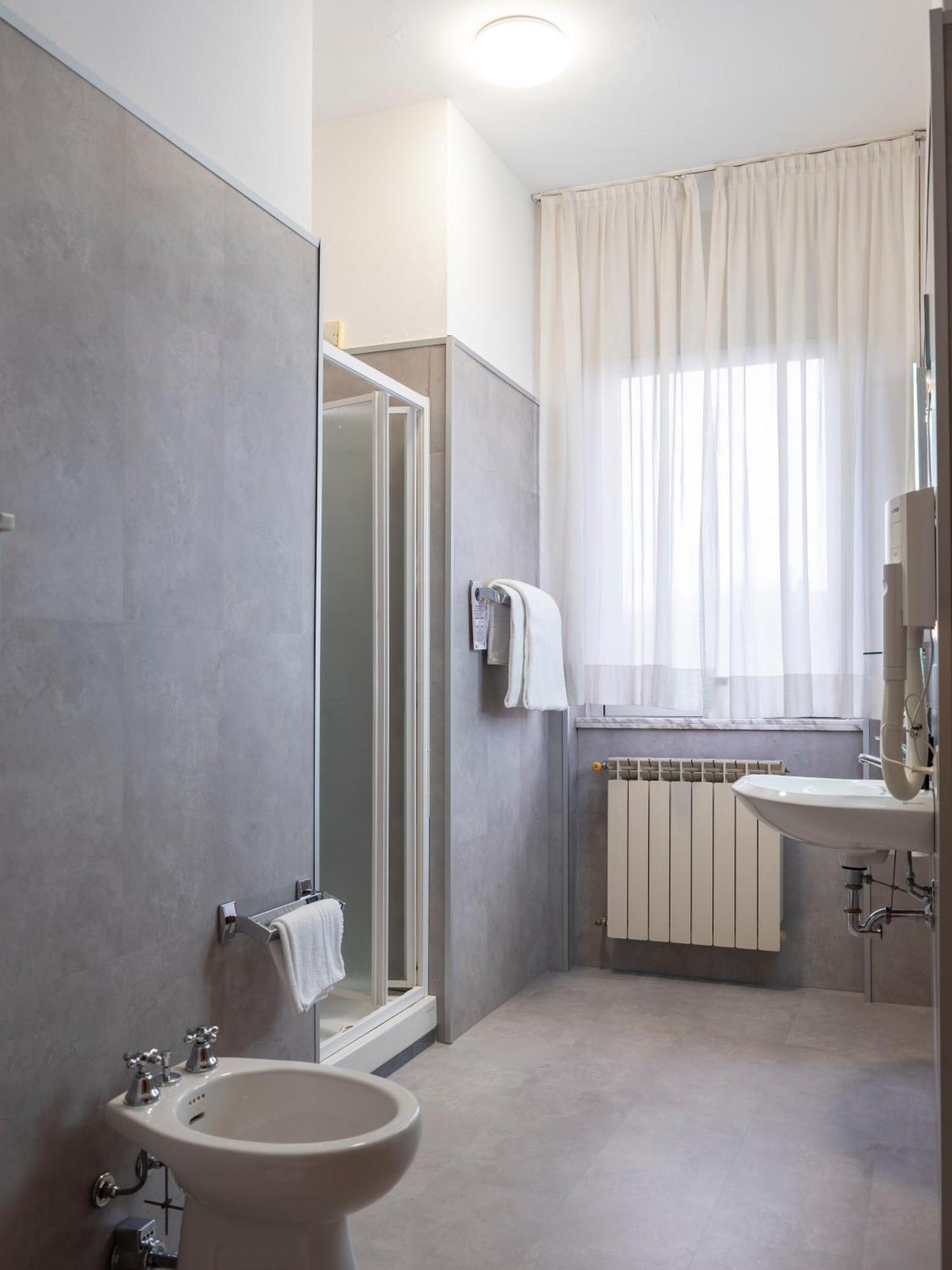 Hotel Embassy 3*