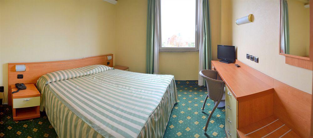 Hotel Embassy 3*