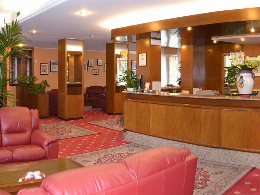 Embassy Hotel 3*
