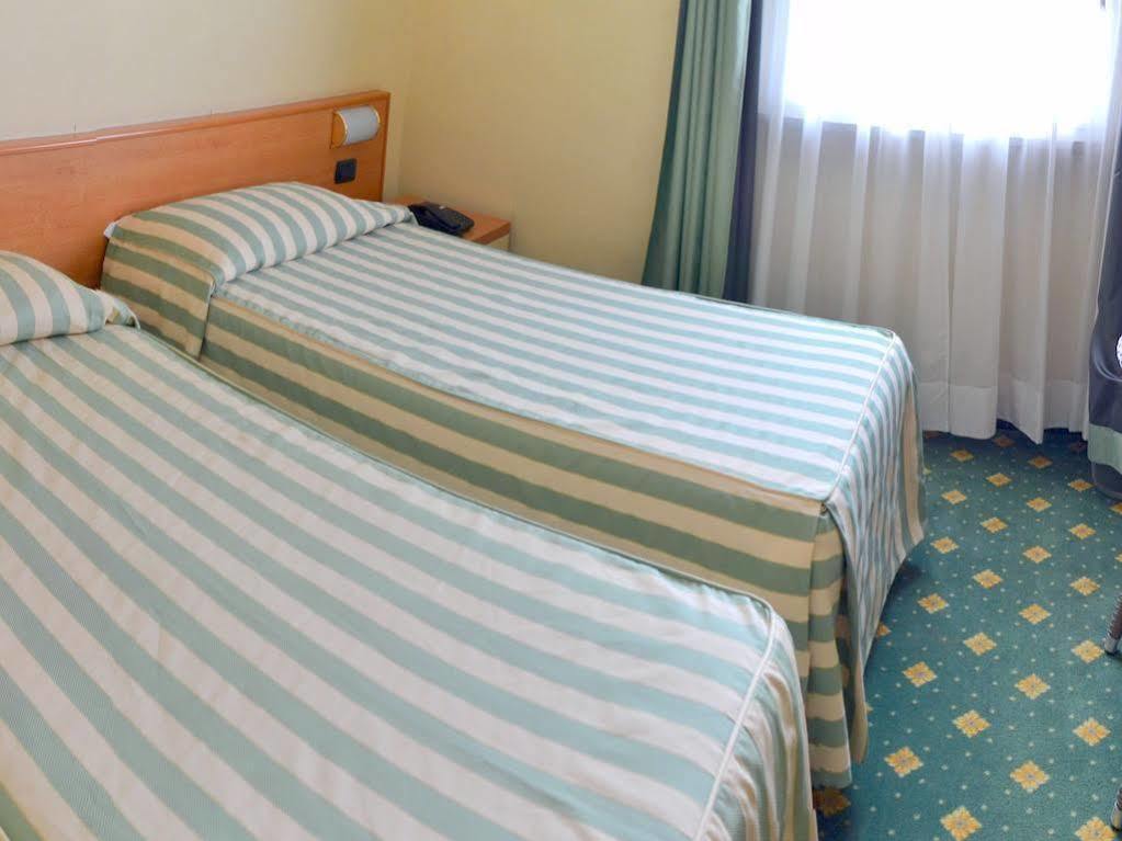 Hotel Embassy 3*