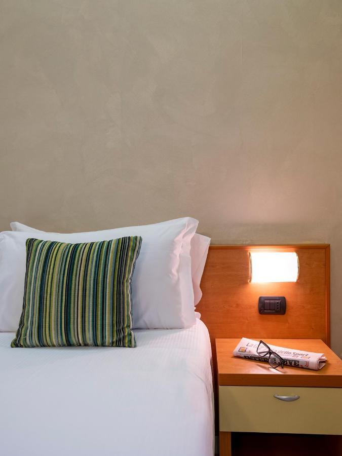 Hotel Embassy Pero