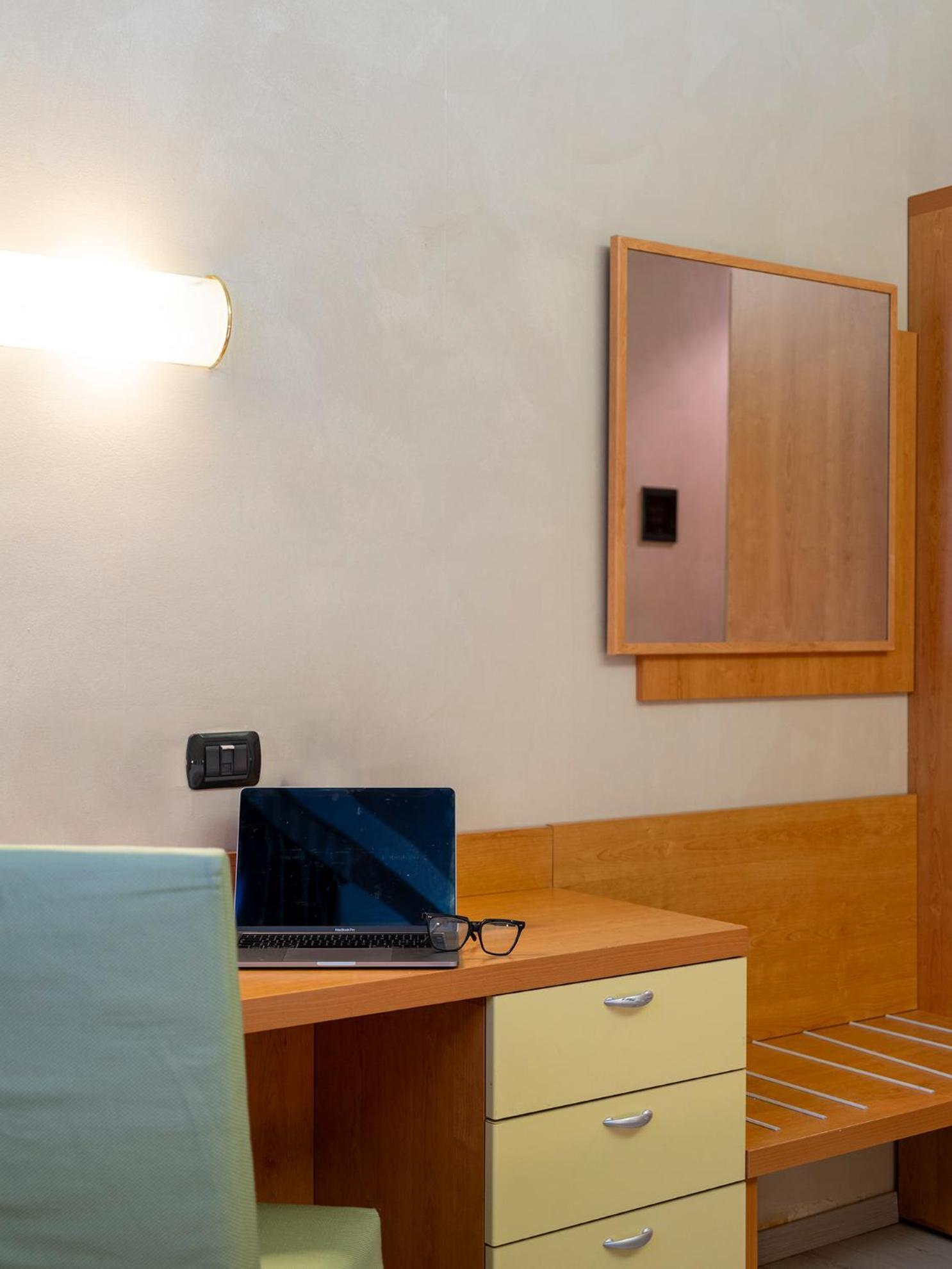 Hotel Embassy 3*