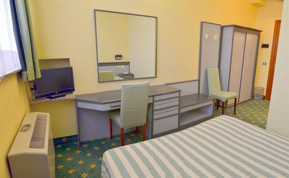 Hotel Embassy 3*