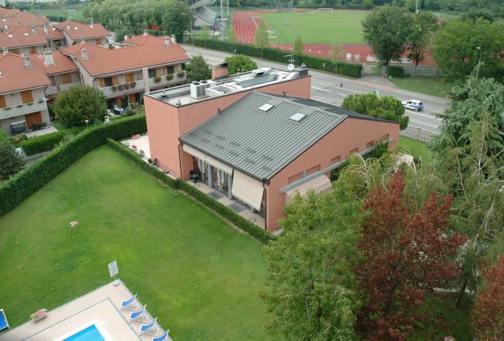 Embassy Hotel 3*
