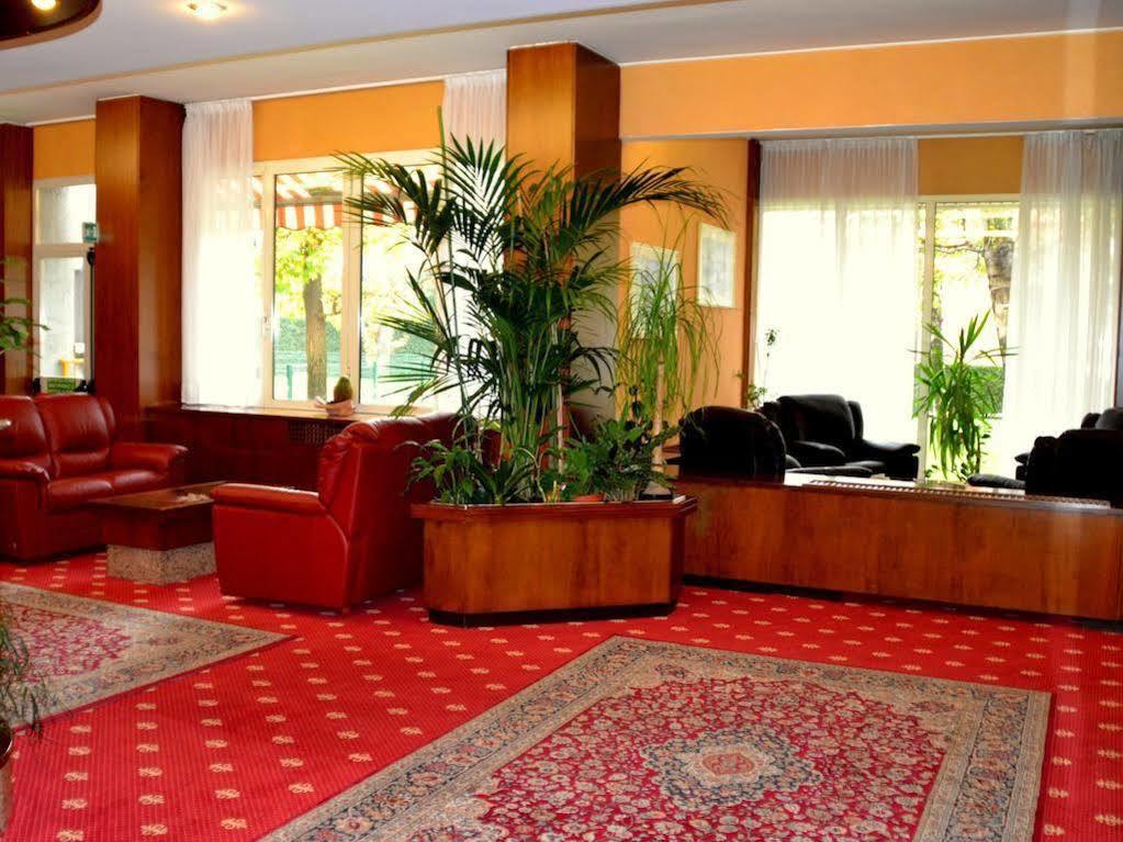 Embassy 3*