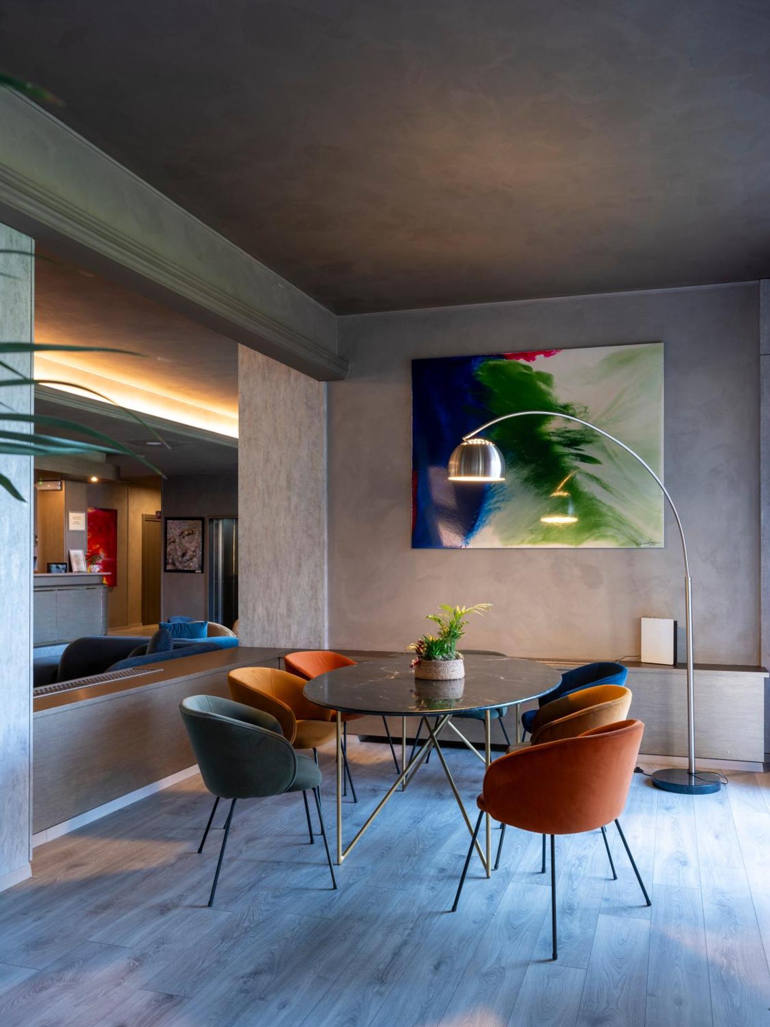 Embassy 3*